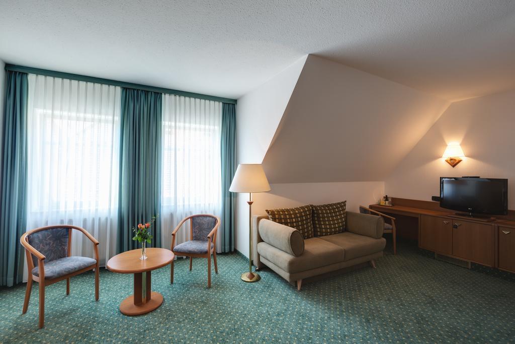 Stadthotel Muenze Бад-Мергентхайм Экстерьер фото