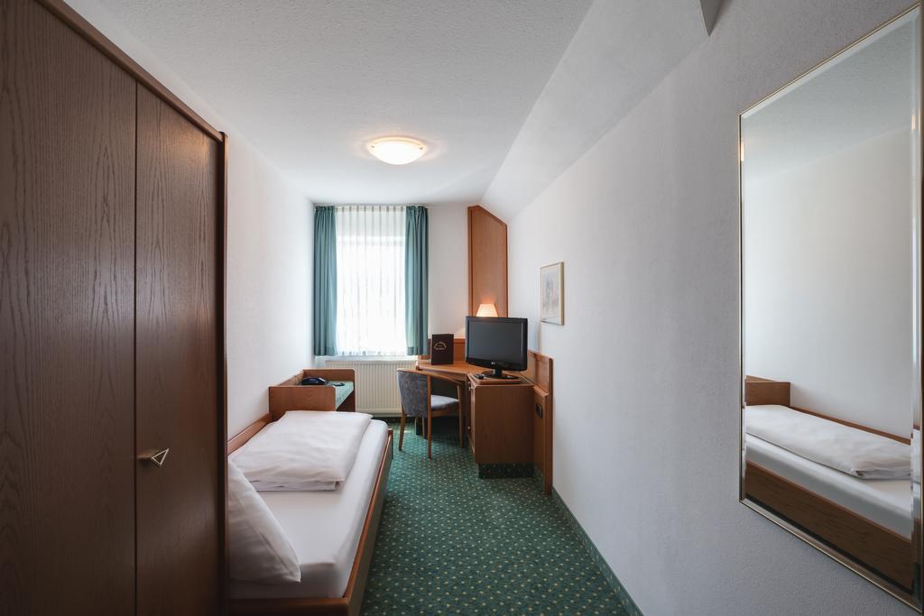 Stadthotel Muenze Бад-Мергентхайм Экстерьер фото